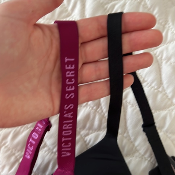 Victoria’s Secret Wireless Bras 32DD - Picture 3 of 5